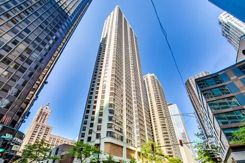 400 E Ohio St #1202, Chicago, IL 60611