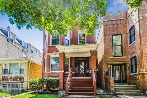 1917 W Eddy St, Chicago, IL 60657
