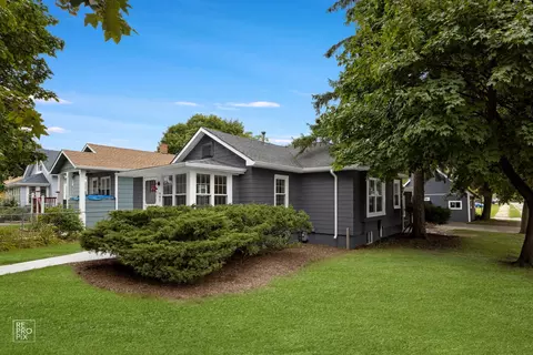 447 Washington Park, Waukegan, IL 60085