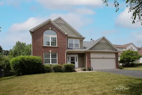 1672 Vista Lake Dr, Antioch, IL 60002