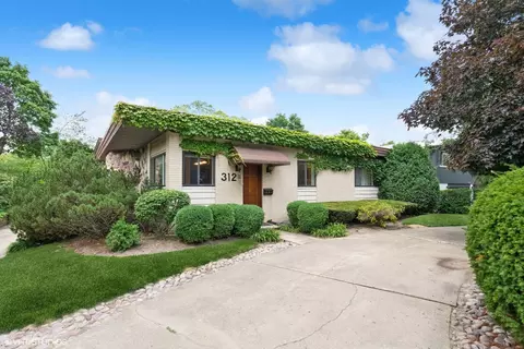 312 Charal Ln, Highland Park, IL 60035