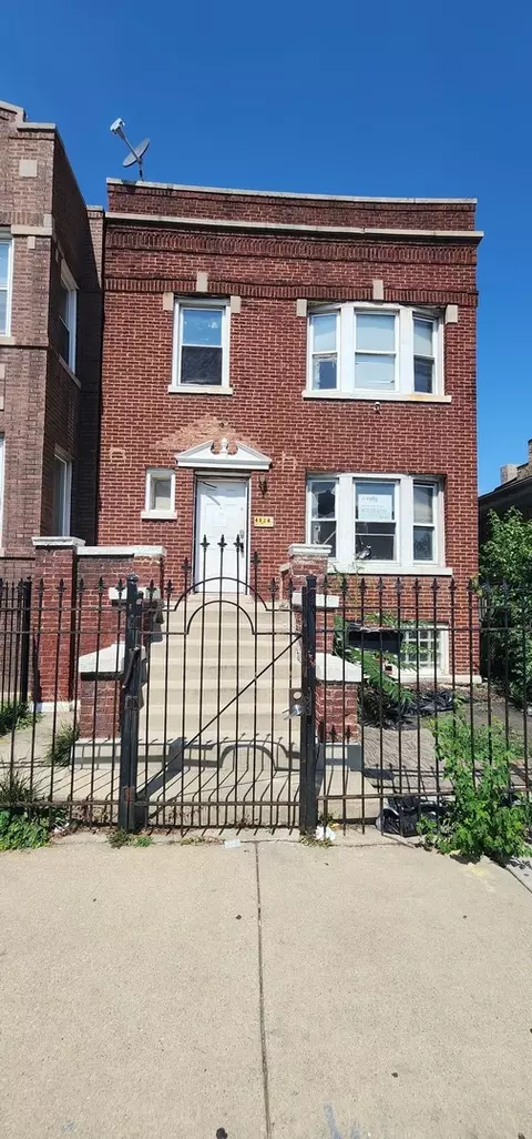 4824 W Augusta Blvd, Chicago, IL 60651