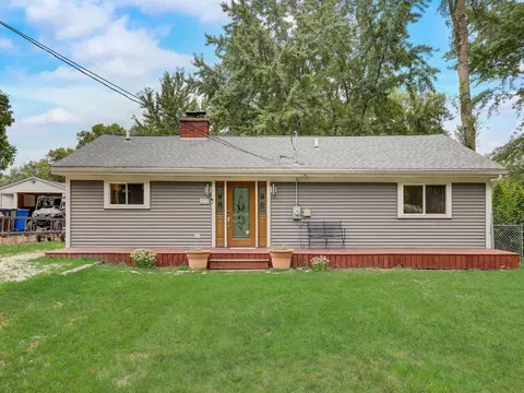 212 Nippersink Dr, Mchenry, IL 60050
