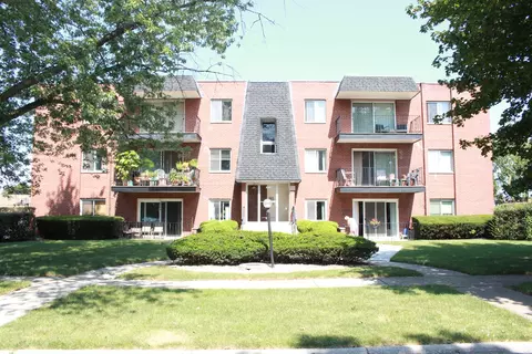 5712 128th St #3B, Crestwood, IL 60445