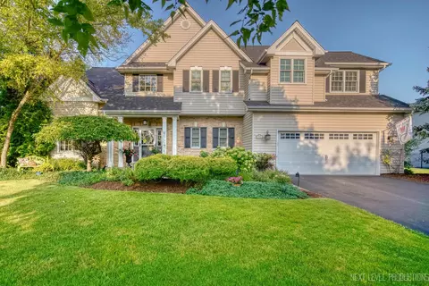 35 N Dixon Dr, Batavia, IL 60510