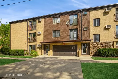 1405 Ashland Ave #1A, Des Plaines, IL 60016