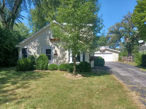 1902 Burlington Ave, Lisle, IL 60532