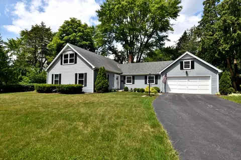 513 Wing Ln, Saint Charles, IL 60174