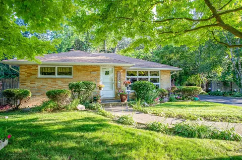 2115 Sunset Ave, Waukegan, IL 60087