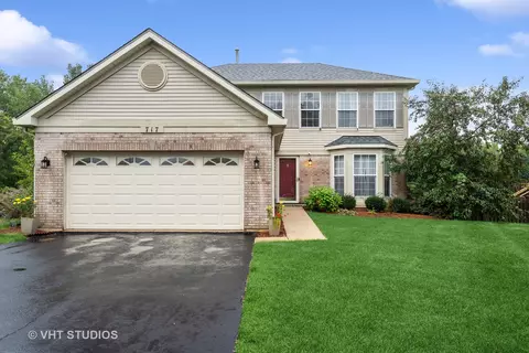 717 Blackhawk Ln, Bolingbrook, IL 60440