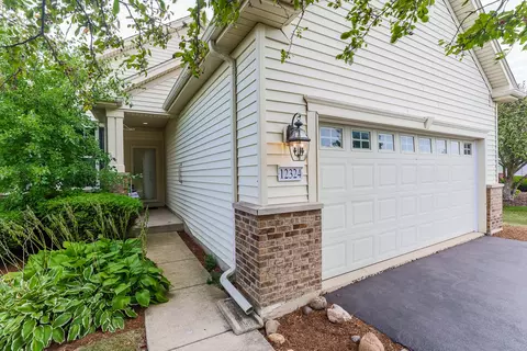 12324 Laurel Ln, Huntley, IL 60142