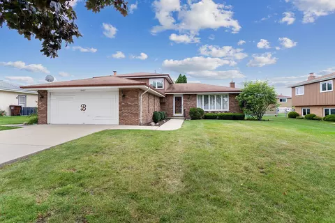 16460 Blossom Ln, Tinley Park, IL 60487