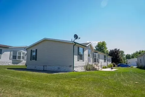 412 Seasons Pkwy, Belvidere, IL 61008 photo 2