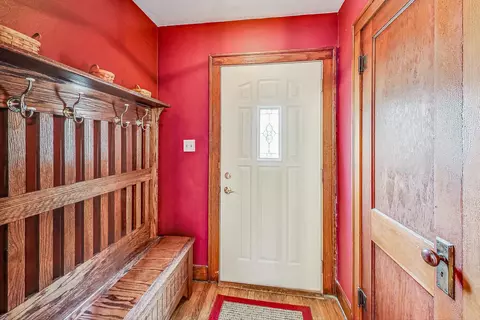 18103 Lorenz Ave, Lansing, IL 60438 photo 2