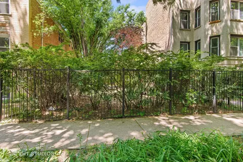 2312 W Arthur Ave, Chicago, IL 60645