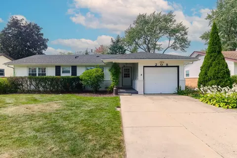 208 Willow Ln, Elk Grove Village, IL 60007