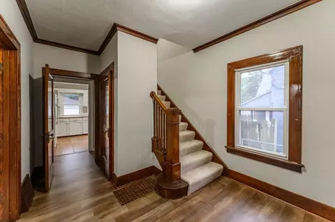 509 Jefferson Ave, Elgin, IL 60120 photo 2