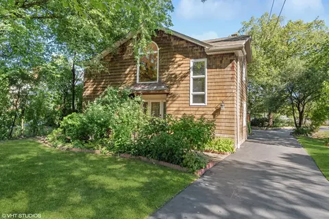 1629 Harding Rd, Northfield, IL 60093