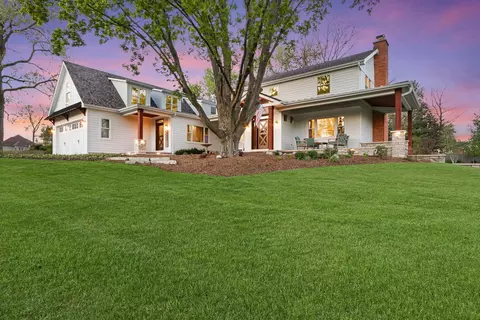 2238 Hanlon Rd, Libertyville, IL 60048
