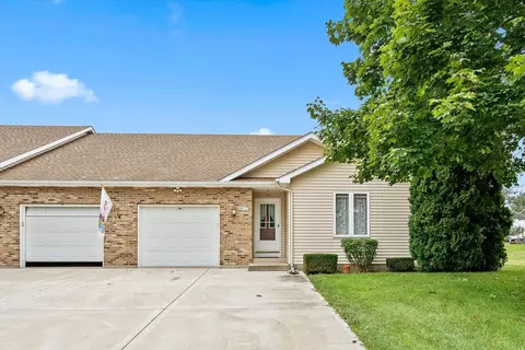 907 Sandhurst Dr, Sandwich, IL 60548