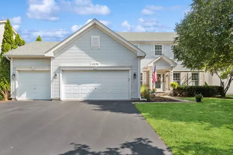 2530 Royal Troon Dr, Aurora, IL 60503