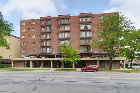 7830 W North Ave #404, Elmwood Park, IL 60707