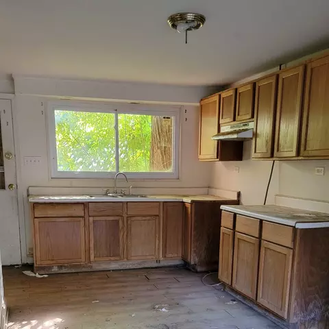 334 Oakwood St, Park Forest, IL 60466 photo 3