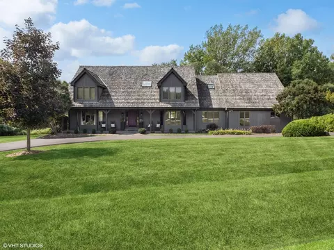 25470 N Wagon Wheel Ct, Barrington, IL 60010