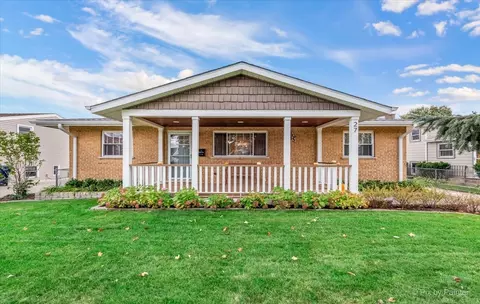 27 N Chase Ave, Lombard, IL 60148