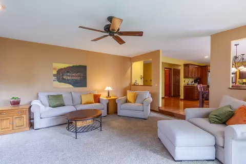 830 Harmon Blvd, Hoffman Estates, IL 60169 photo 14