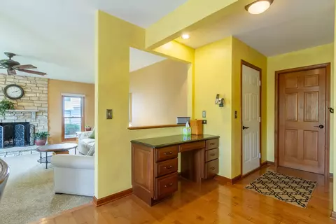 830 Harmon Blvd, Hoffman Estates, IL 60169 photo 15