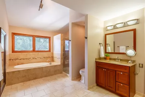 830 Harmon Blvd, Hoffman Estates, IL 60169 photo 21