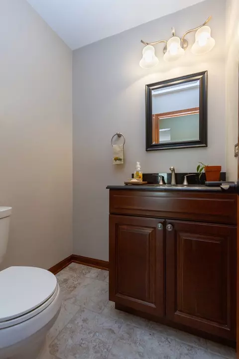 830 Harmon Blvd, Hoffman Estates, IL 60169 photo 18