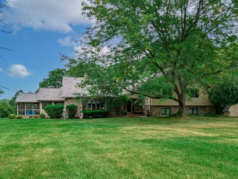 6204 Barnard Mill Rd, Ringwood, IL 60072