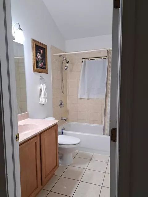 4900 S Champlain Ave, Chicago, IL 60615 photo 11