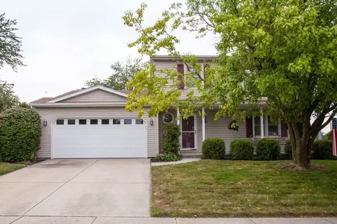 207 Clover Ct, Bloomington, IL 61704