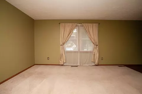 207 Clover Ct, Bloomington, IL 61704 photo 10