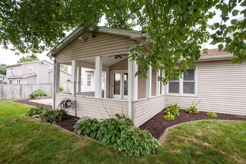 207 Clover Ct, Bloomington, IL 61704 photo 34