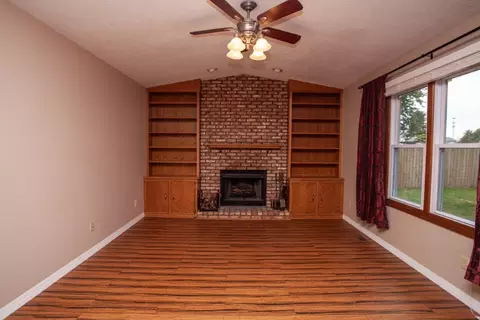 207 Clover Ct, Bloomington, IL 61704 photo 5