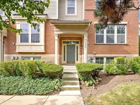 5690 N Cambridge Way #5690, Hanover Park, IL 60133