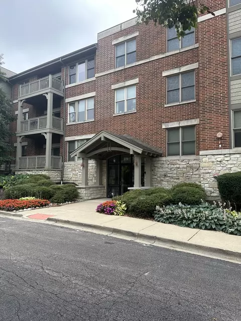 275 E Railroad Ave #106, Bartlett, IL 60103 photo 2