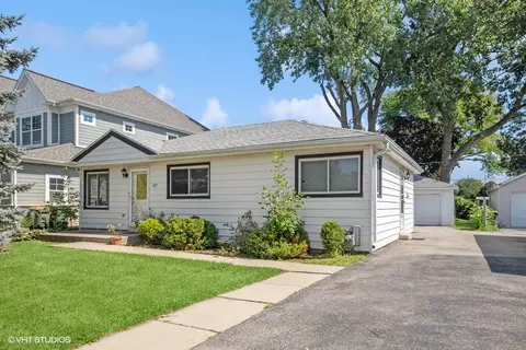 917 S Cleveland Ave, Arlington Heights, IL 60005