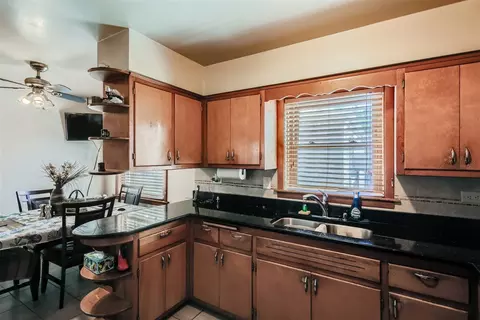 139 E 119th Pl, Chicago, IL 60628 photo 9