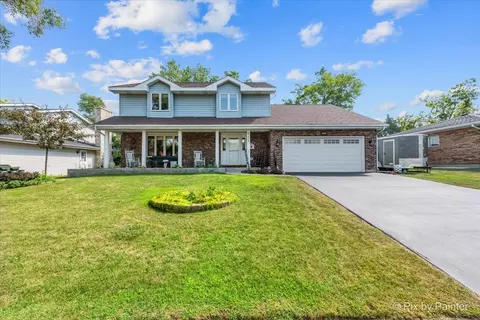 625 Longview Dr, Antioch, IL 60002