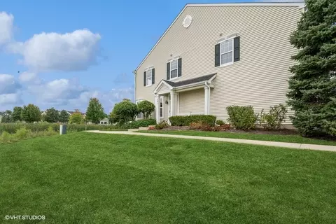 391 S Litchfield Dr, Round Lake, IL 60073