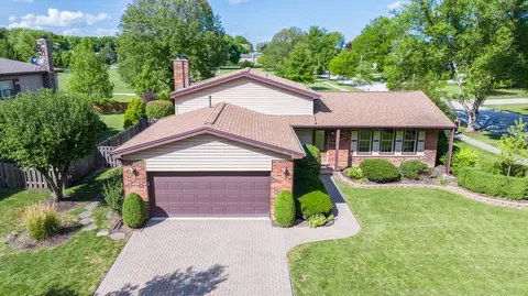 2134 E Waverly Ln, Arlington Heights, IL 60004