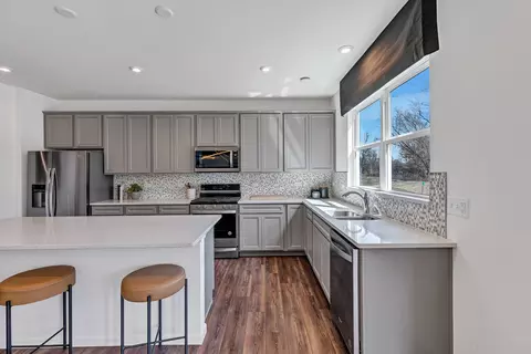 2416 Lucent Ln, Naperville, IL 60563 photo 9