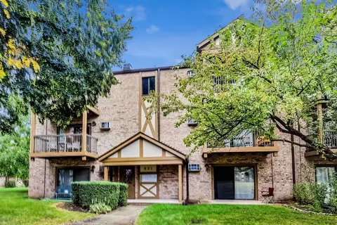 831 S Dwyer Ave #C, Arlington Heights, IL 60005