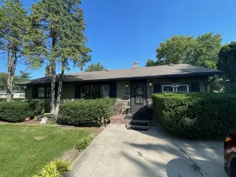 7450 W 109th Pl, Worth, IL 60482