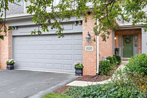 1820 Camden Dr, Glenview, IL 60025